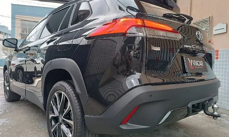 Toyota Corolla Cross...
