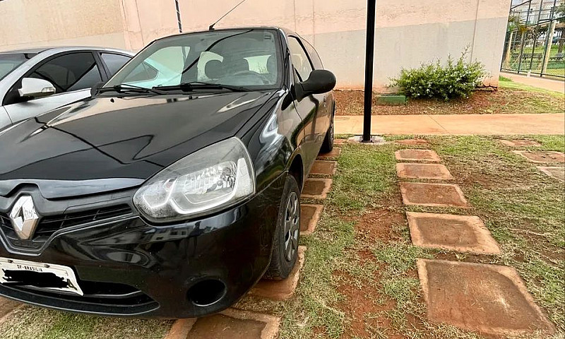 Renault Clio Authent...
