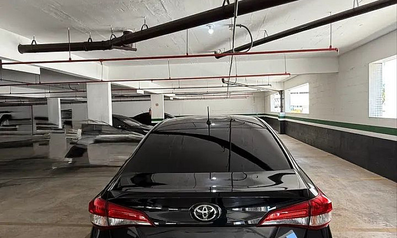 Toyota Yaris Xl Seda...
