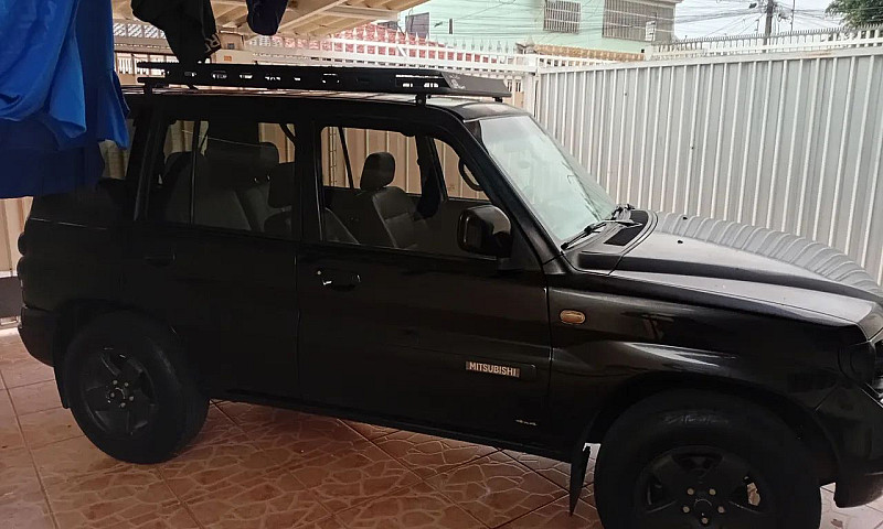 Mitsubishi Pajero Tr...