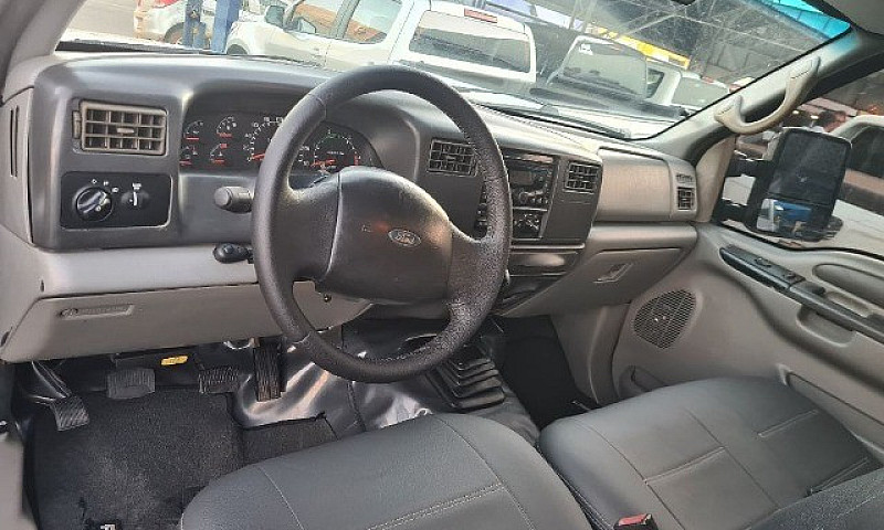 Ford F250 Cs Xlt 4.2...