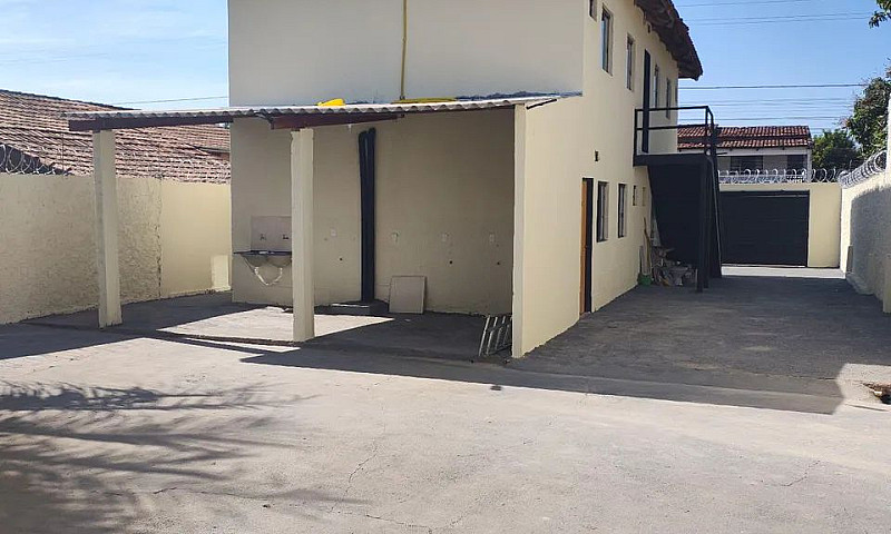 Prédio Com 8 Kitnets...