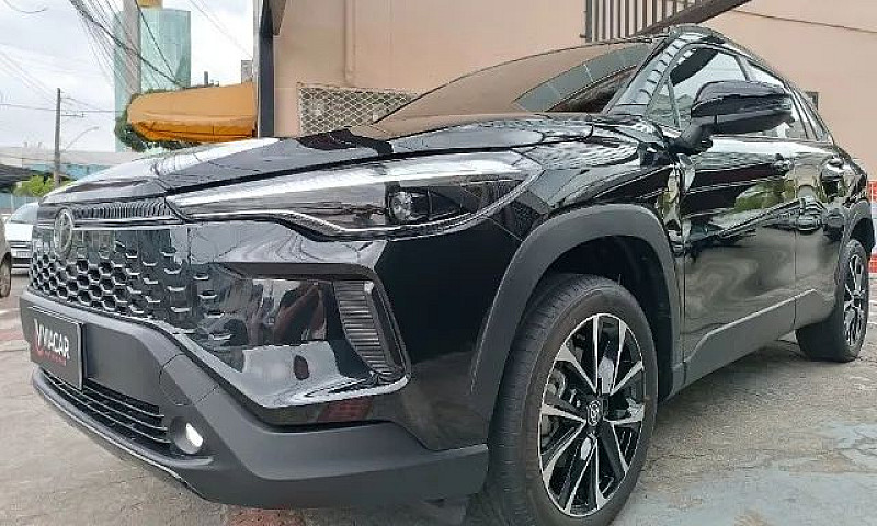 Toyota Corolla Cross...