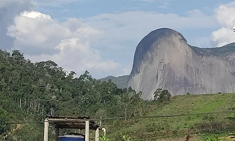 Vende-Se Casa Em Alt...