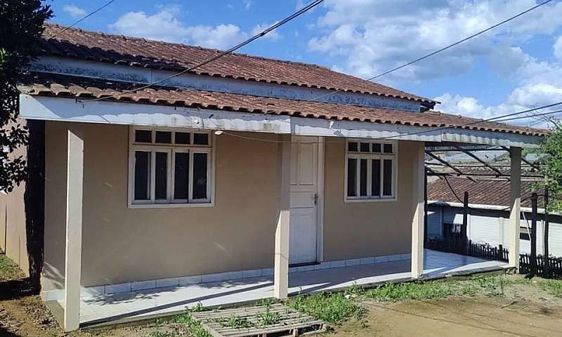 Vende-Se Casa Em Alt...