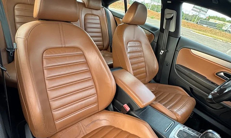 Volkswagen Passat Cc...