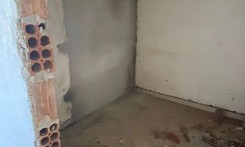 Vende Se Casa...