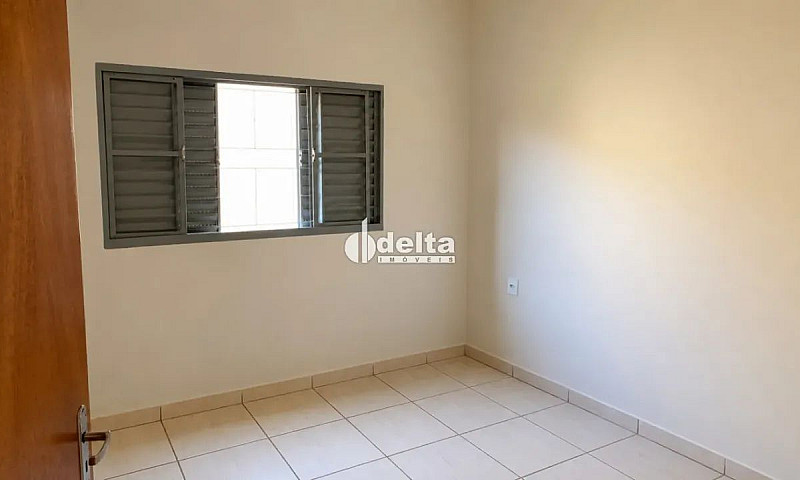 Casa Com 2 Quartos S...