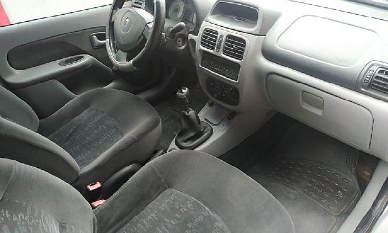 Renault Clio Sedã 20...