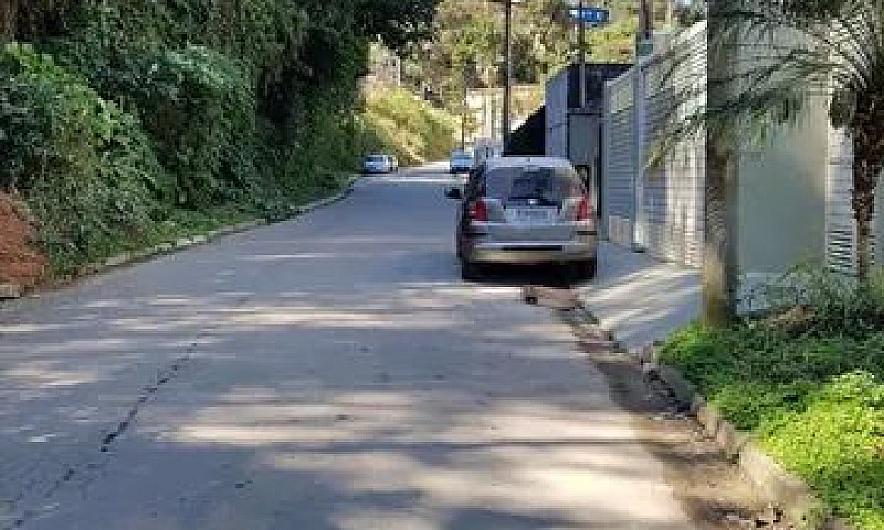 A Mairiporã  1 Dormi...