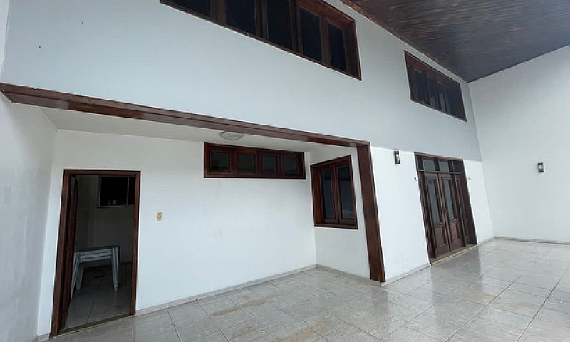 Casa Com 4/4 Na  Gua...