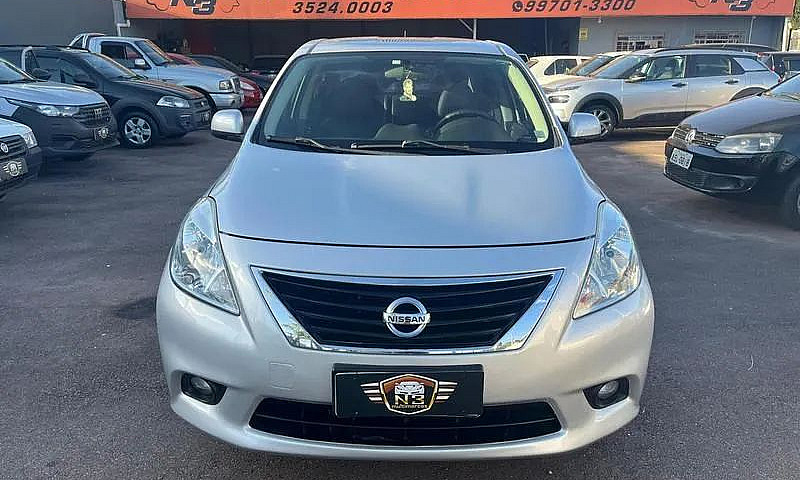 Nissan Nissan Versa ...