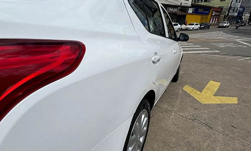 Nissan Versa 1.0 12V...