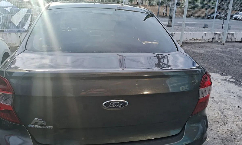 Ford Ka+ Sedan 1.0 T...