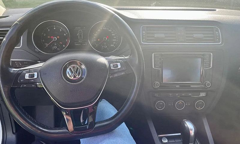 Volkswagen Jetta Com...