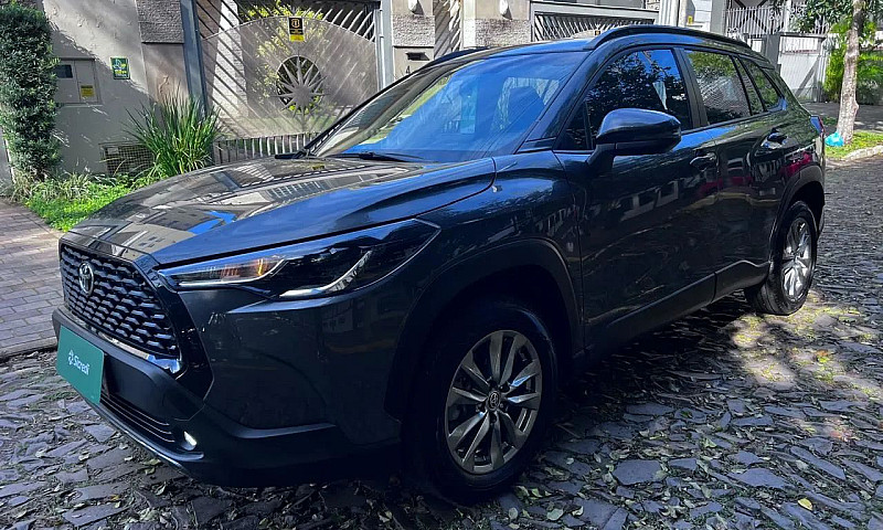 Toyota Corolla Cross...