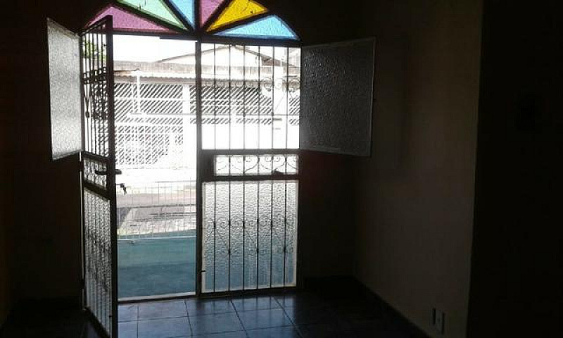 Alugo Casa 2 Quartos...