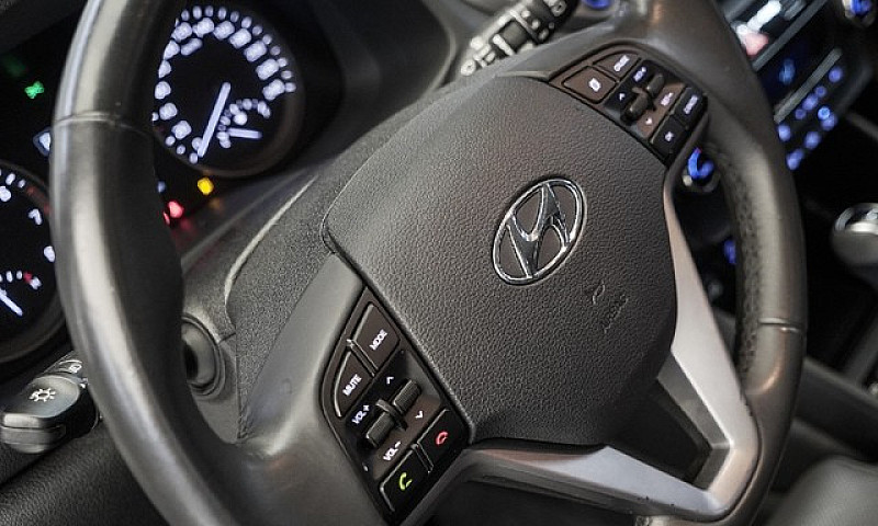 Hyundai Tucson 1.6 1...