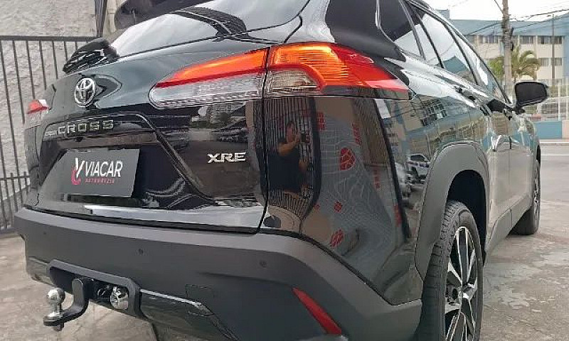 Toyota Corolla Cross...