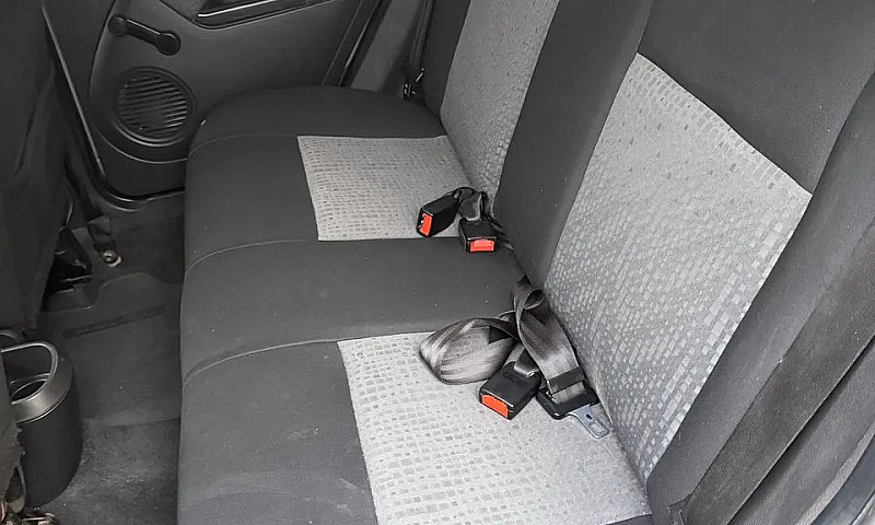 Ford Fiesta Sed. 1.6...