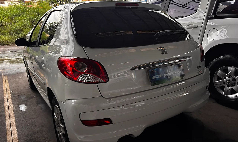 Peugeot 207 Xr 1.4 F...