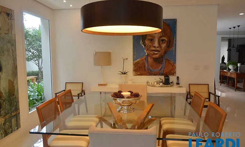Casa Assobradada - M...