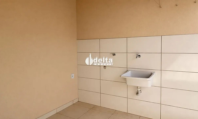 Casa Com 2 Quartos S...