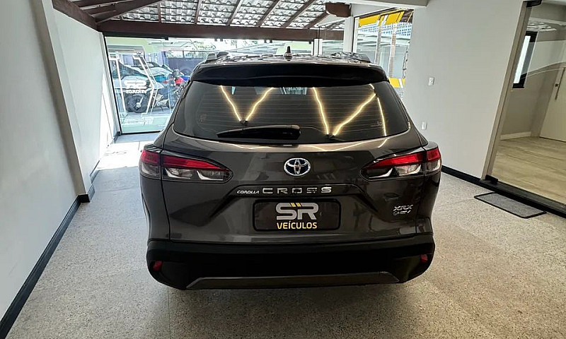 Toyota Corolla Cross...