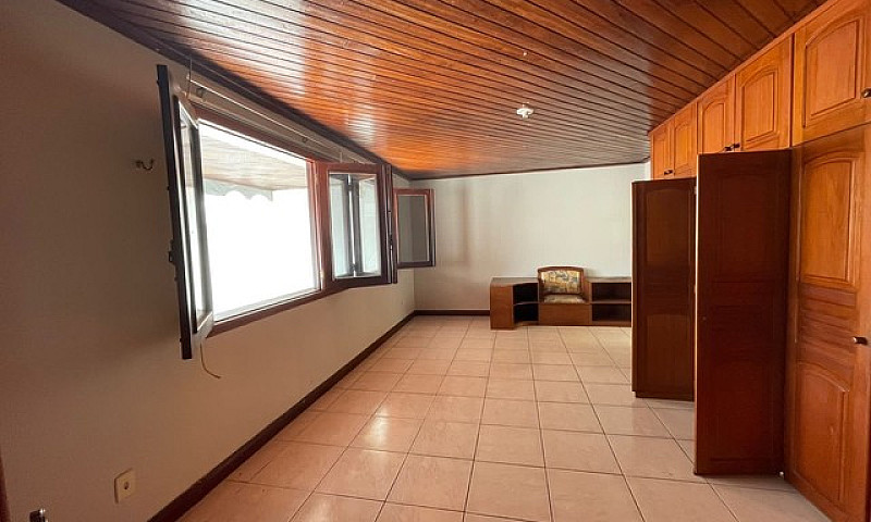 Casa Com 4/4 Na  Gua...