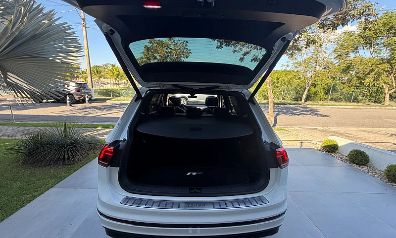 Volkswagen Tiguan Al...