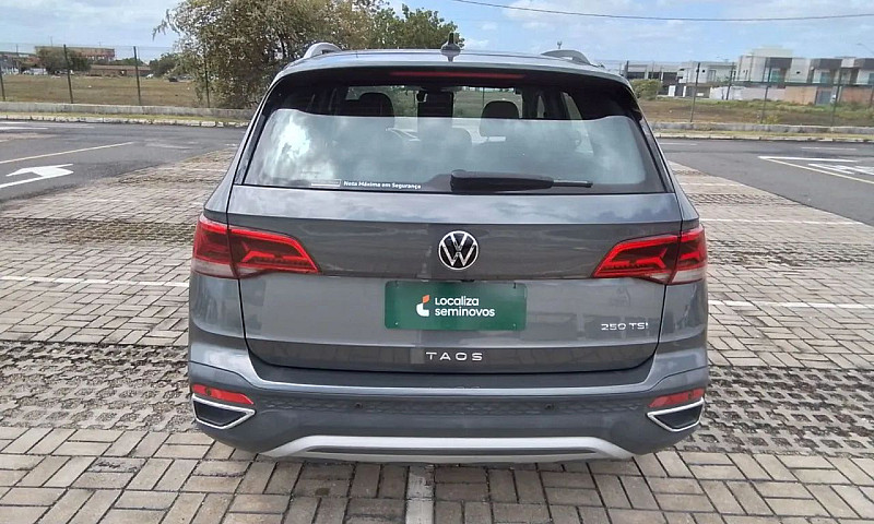 Volkswagen Taos High...
