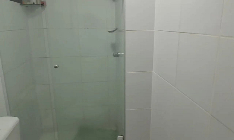 Aluga-Se Quarto Para...