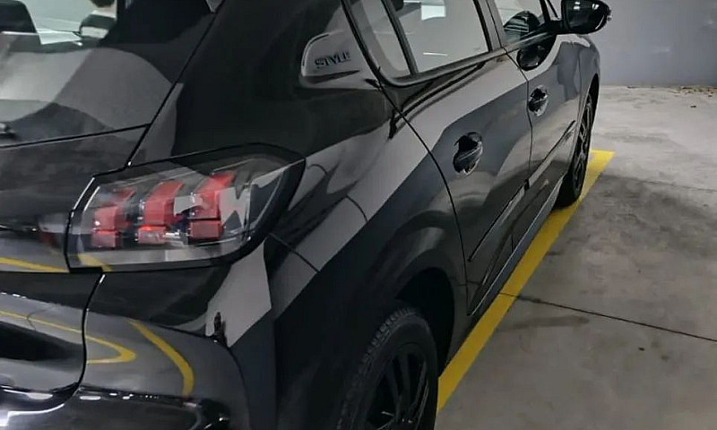Peugeot 208 Style 1....