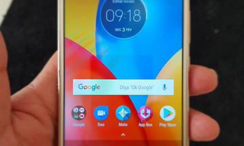 Moto E4 Plus R$300...
