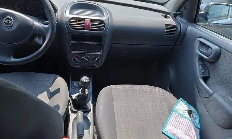 Corsa Hatch 2012...