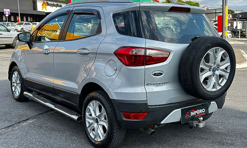 Ford Ecosport Titani...