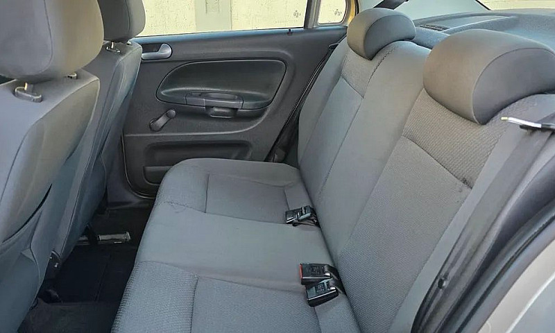 Volkswagen Voyage 1....