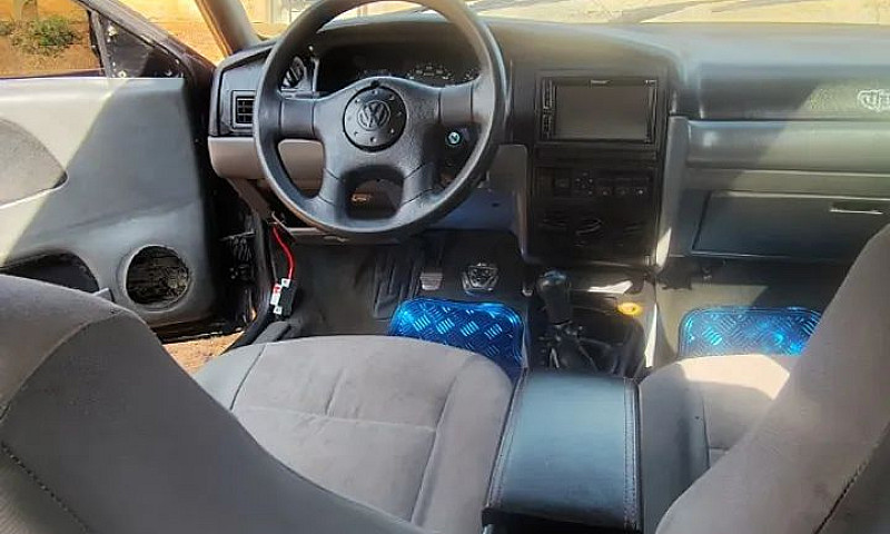 Volkswagen Santana 1...