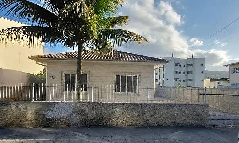 Casa Com 3 Dormitóri...