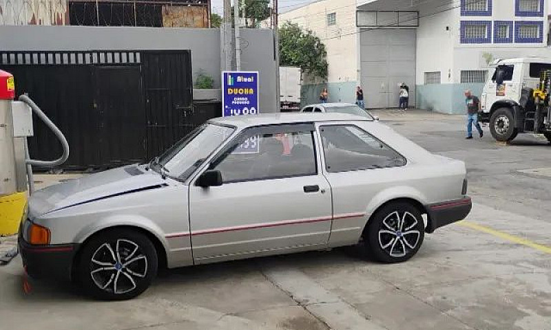 Ford Escort L/Lx 1.6...
