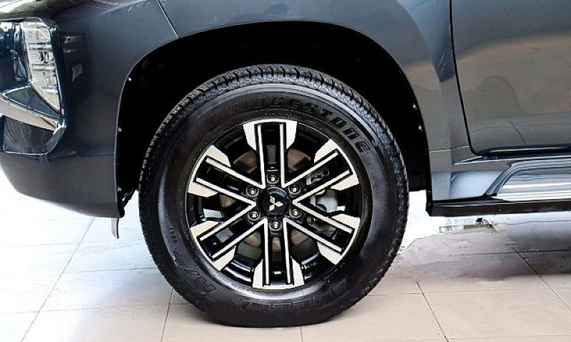 Pajero Sport Hpe 2.4...