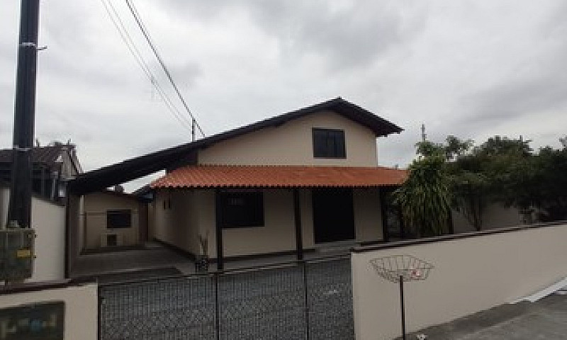 Casa Com 01 Suíte + ...