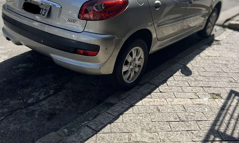 Peugeot 207 Xr Prata...