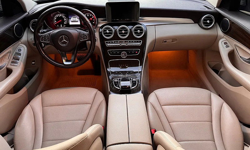 Mercedes-Benz C180 E...