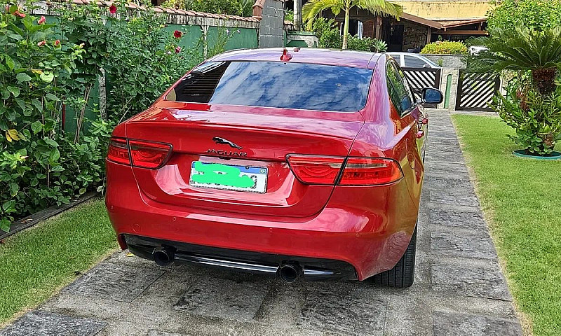 Jaguar Xe 2.0 Turboc...