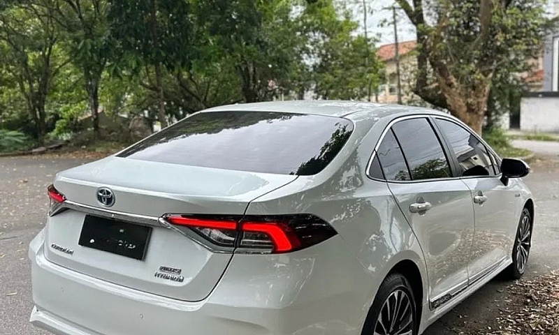 Toyota Corolla Altis...