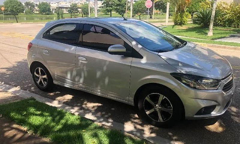 Chevrolet Onix Hatch...