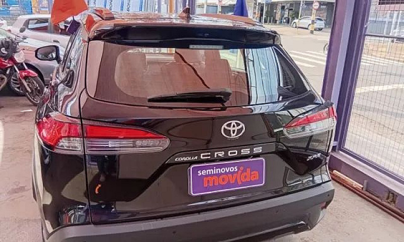 Toyota Corolla Cross...