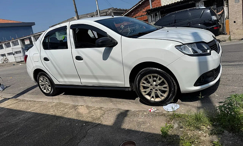 Renault Logan Authen...