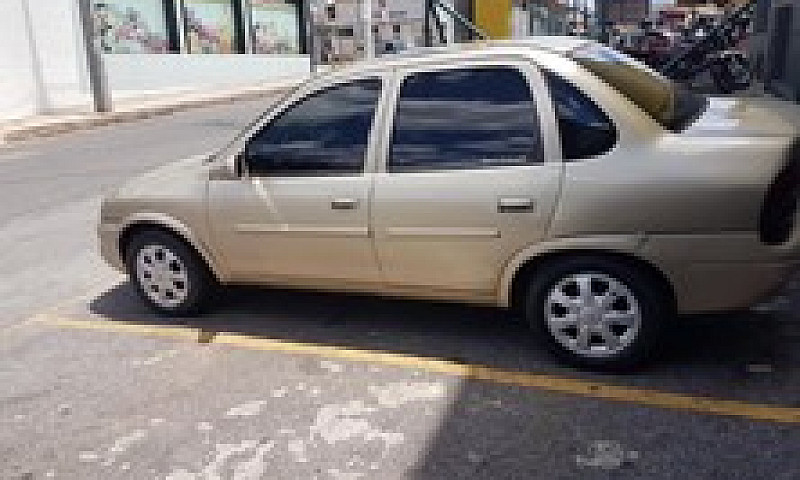 Vende Se Corsa Sedan...